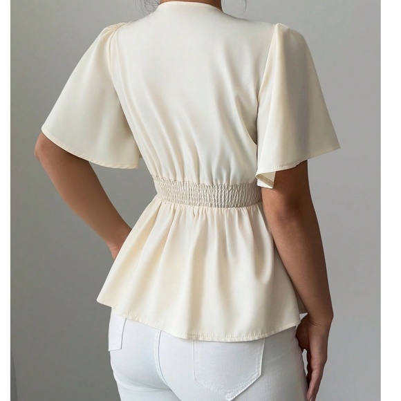 Classic Ruched Butterfly Sleeve Peplum Blouse - Picture 3 of 4